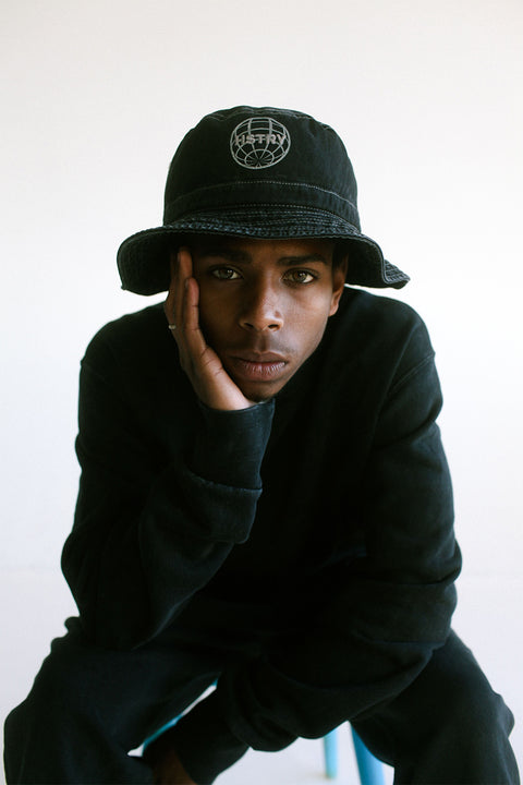 MINERAL WASHED BLACK BUCKET HAT